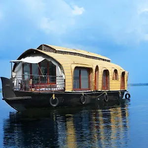 3* Botel Aqua Castle Houseboat - By Aqua Jumbo Houseboats